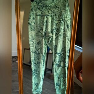 Buffbunny Limitless leggings size small